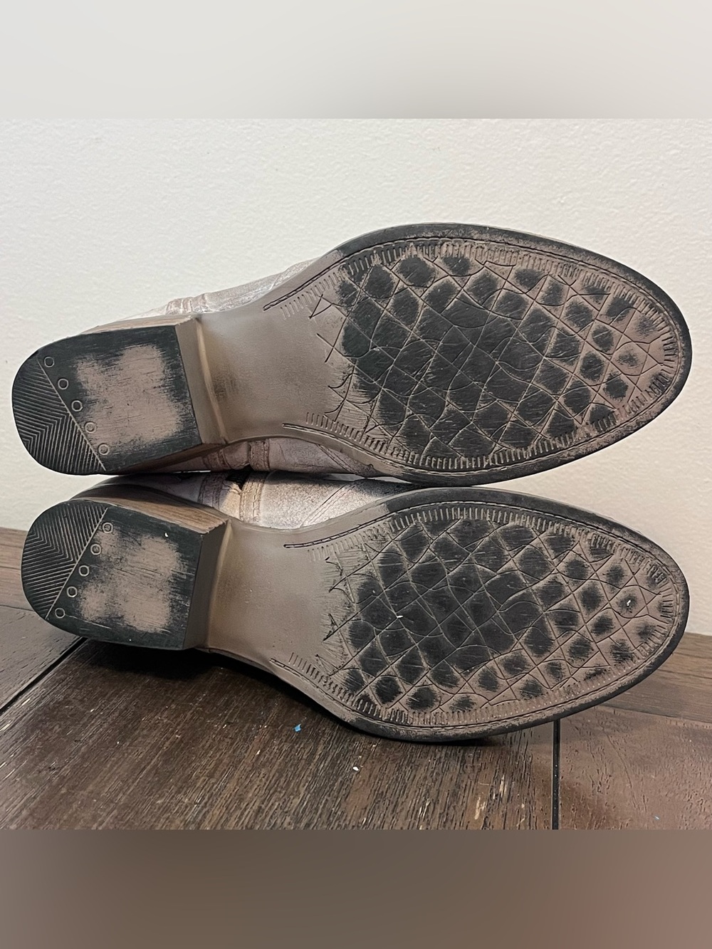 Sterling River Western Embroidered Distressed Booties Womens 8.5 - Picture 6 of 10